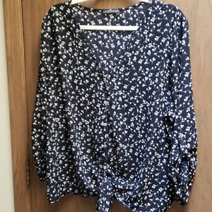 West Kei XXL Tie-Front